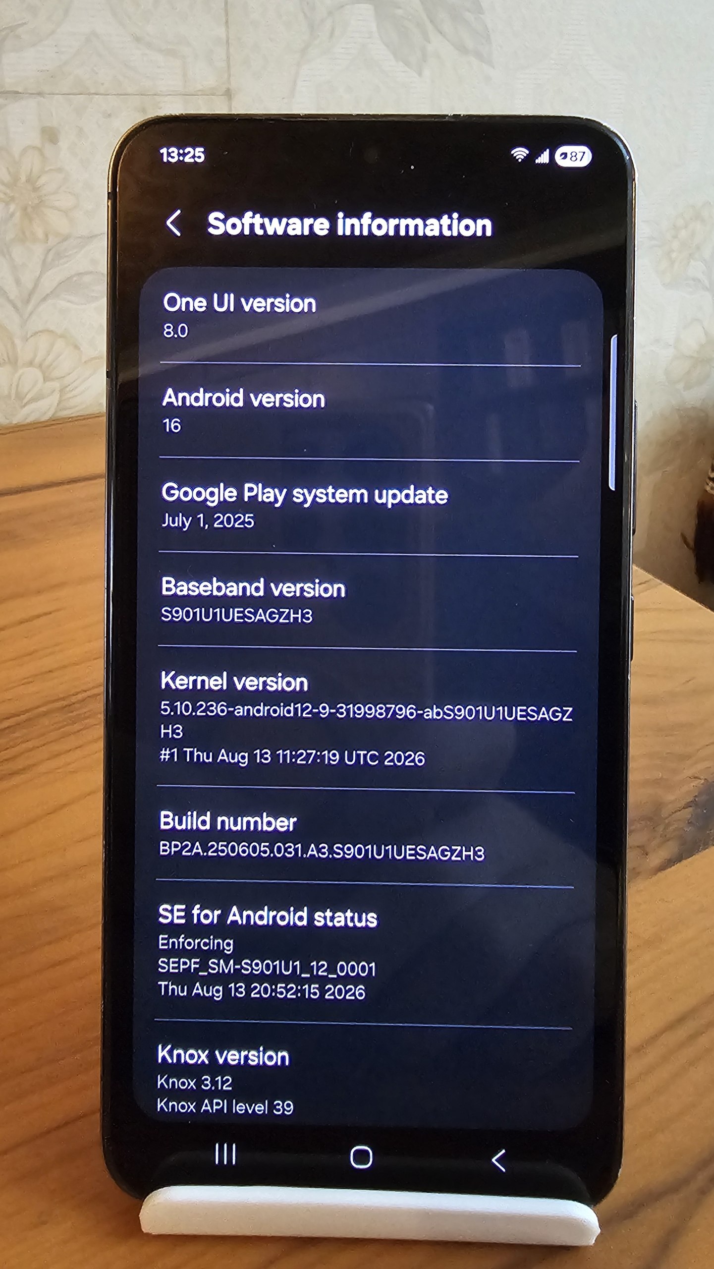 Samsung Galaxy S22 5G 8/128 ГБ (SM-S901U1)