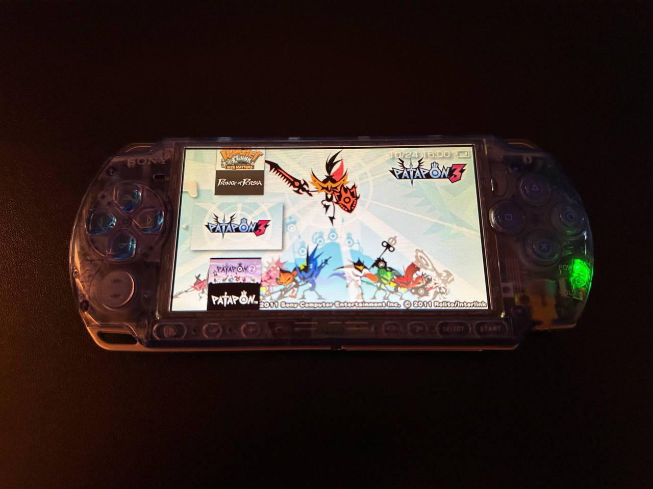Sony PSP 3000 в прозрачном корпусе, прошитая