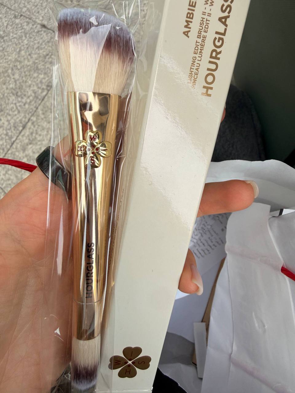 Кисть для макияжа Hourglass Wish