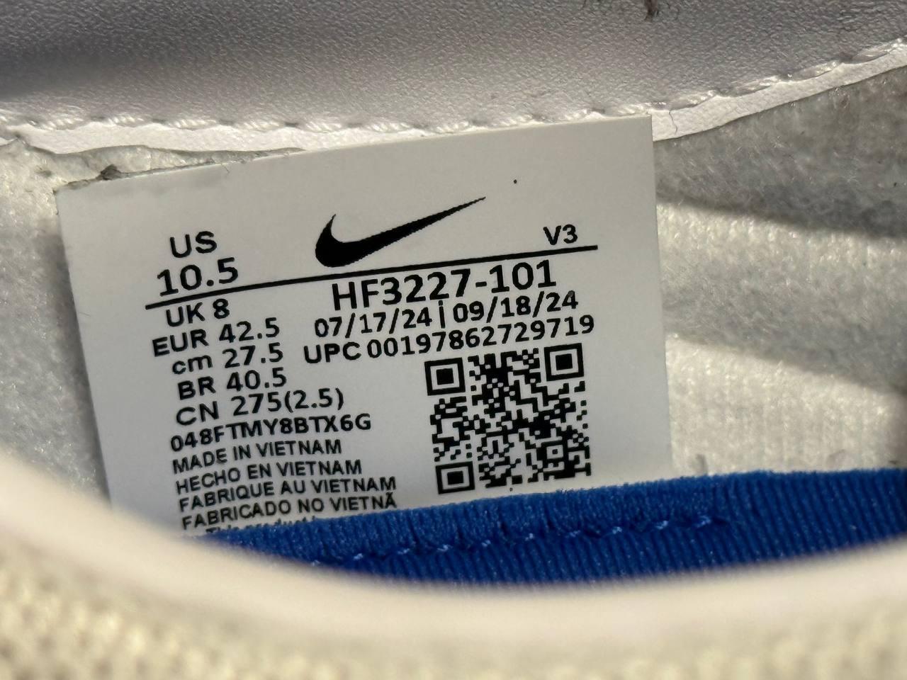 Nike кроссовки новые размер 42,5