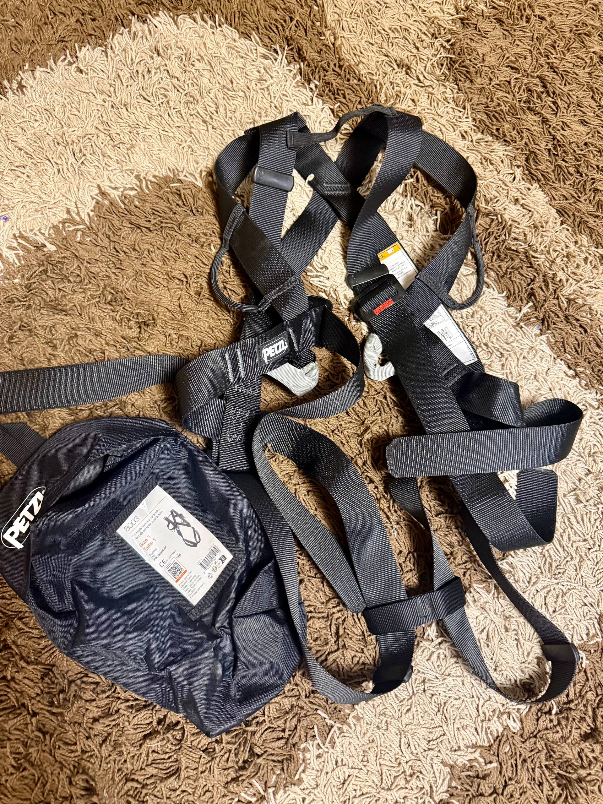 Страховочная обвязка PETZL 8003 Full-body, размер 1 XS-L