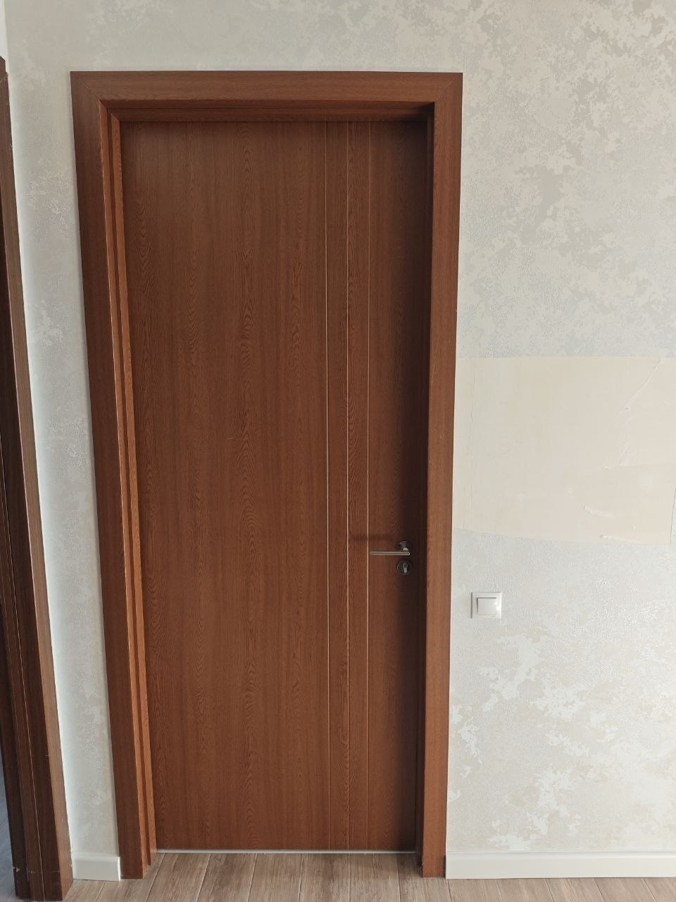 Межкомнатная дверь 840x2200x40 мм