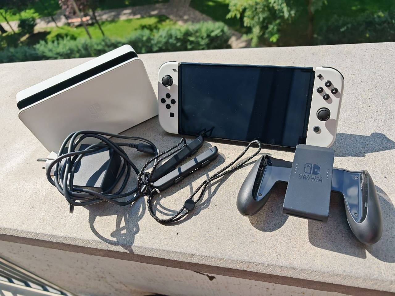 Nintendo Switch OLED с чипом, 2 джойкона, док-станция