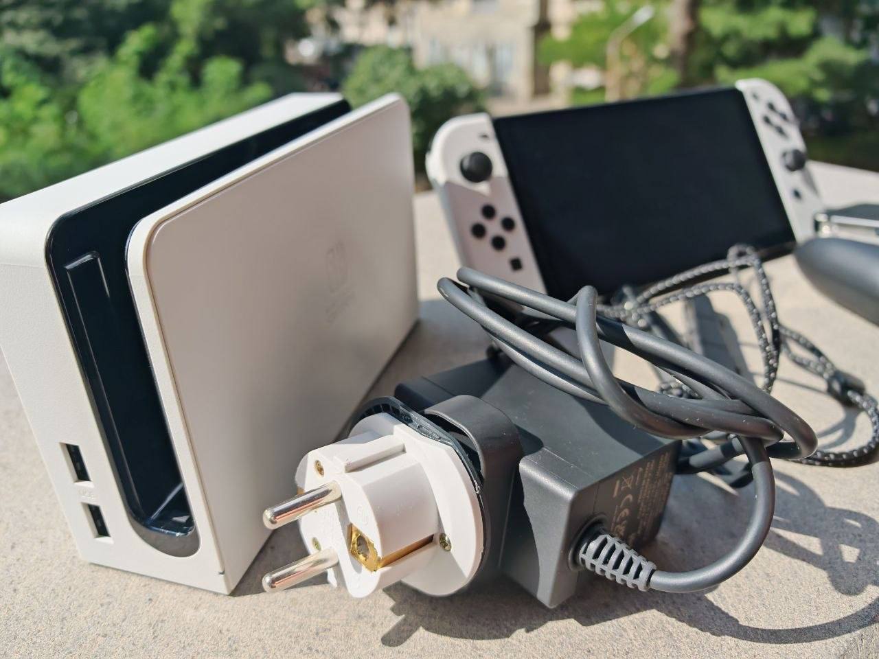 Nintendo Switch OLED с чипом, 2 джойкона, док-станция