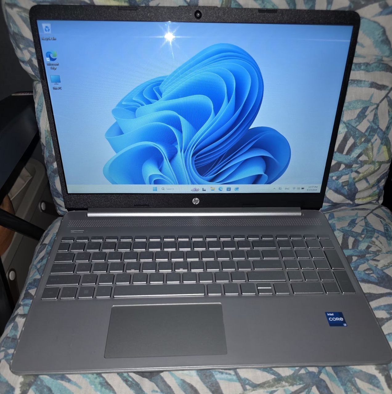Ноутбук HP 15-DY2702DX 15.6" сенсорный, i3-1115G4, 8GB, 256GB SSD