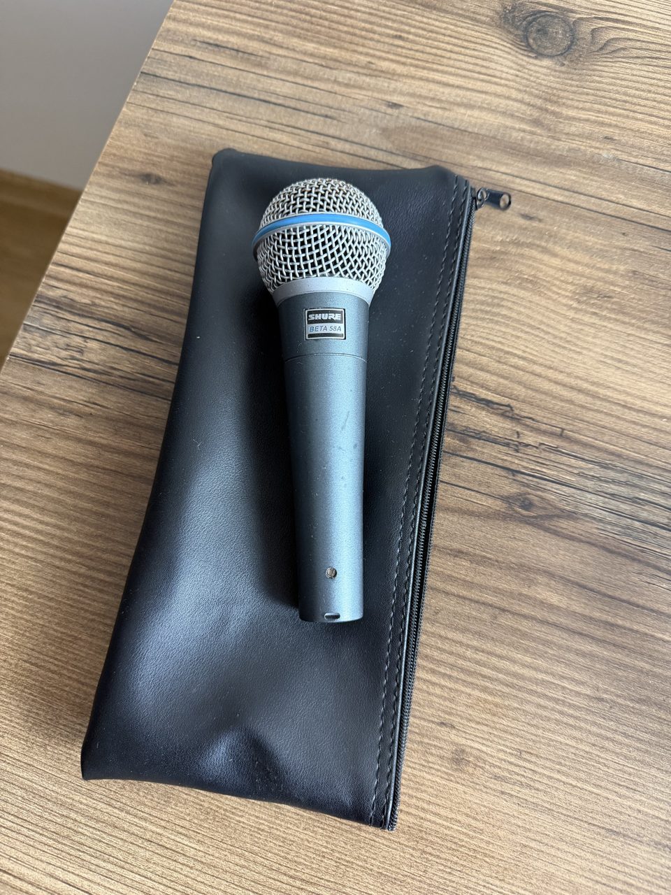 Микрофон Shure Beta 58A с чехлом