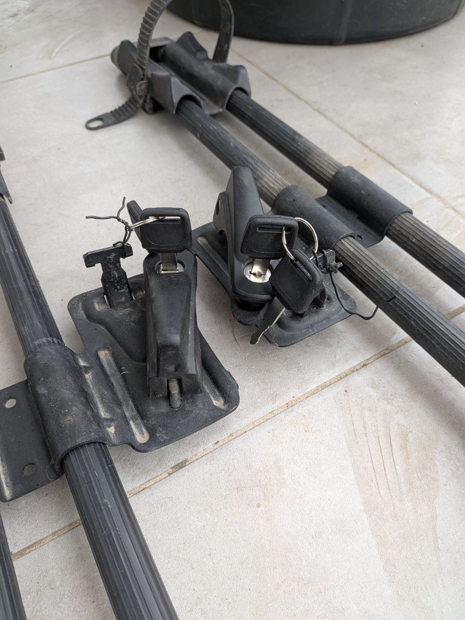 Крепление для перевозки мотоцикла Thule 530 roof rack