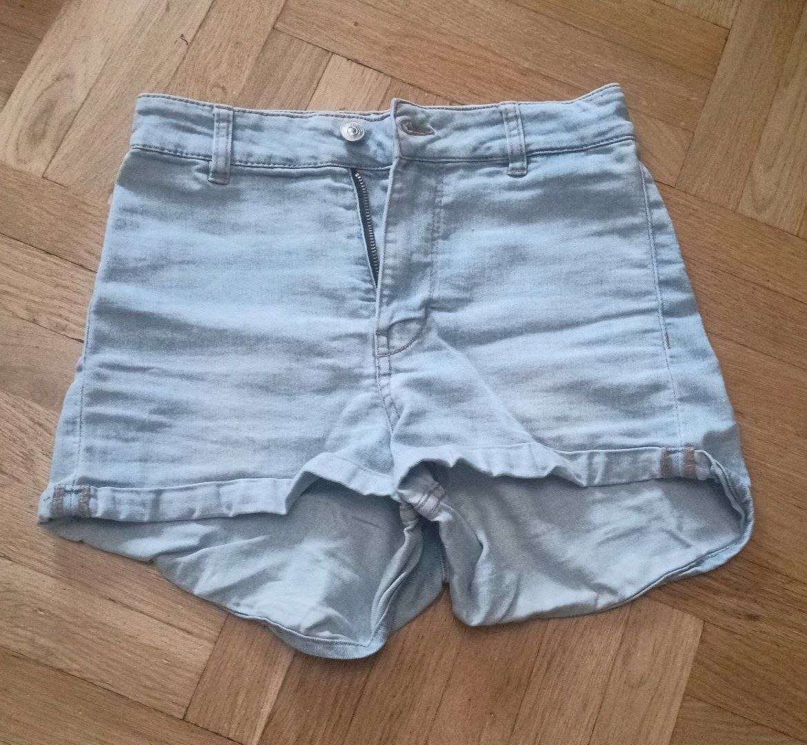 Короткие женские джинсы H&M