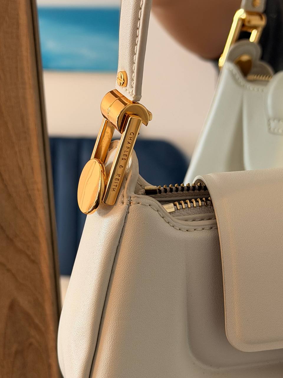 Сумка Charles & Keith