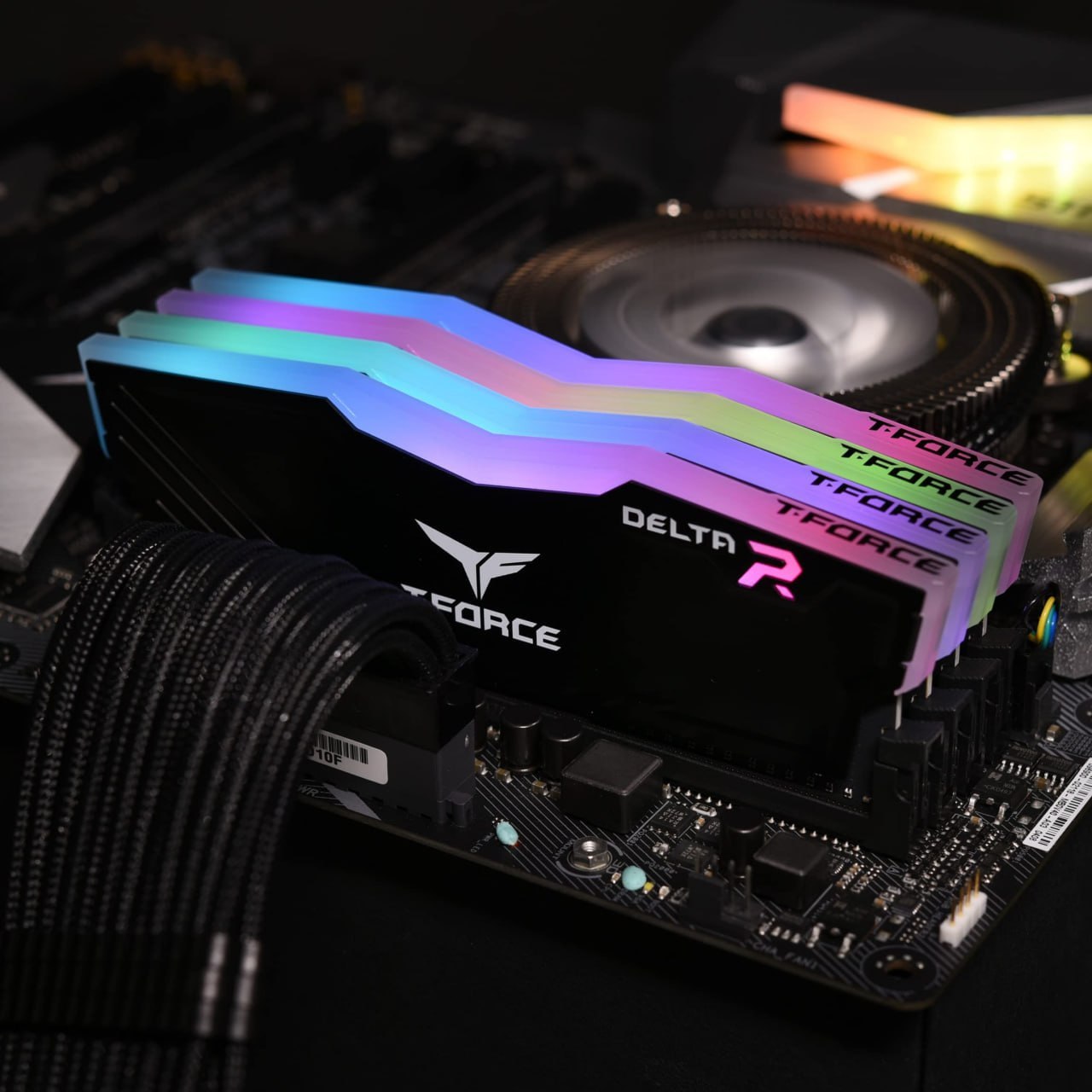 T-Force Delta RGB 8GB DDR4-2666 CL15