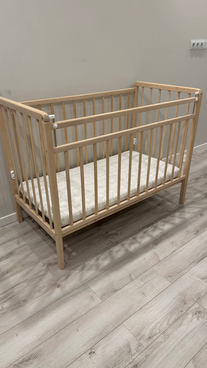 Детская кроватка Labebe 120х60 с матрасом Plitex