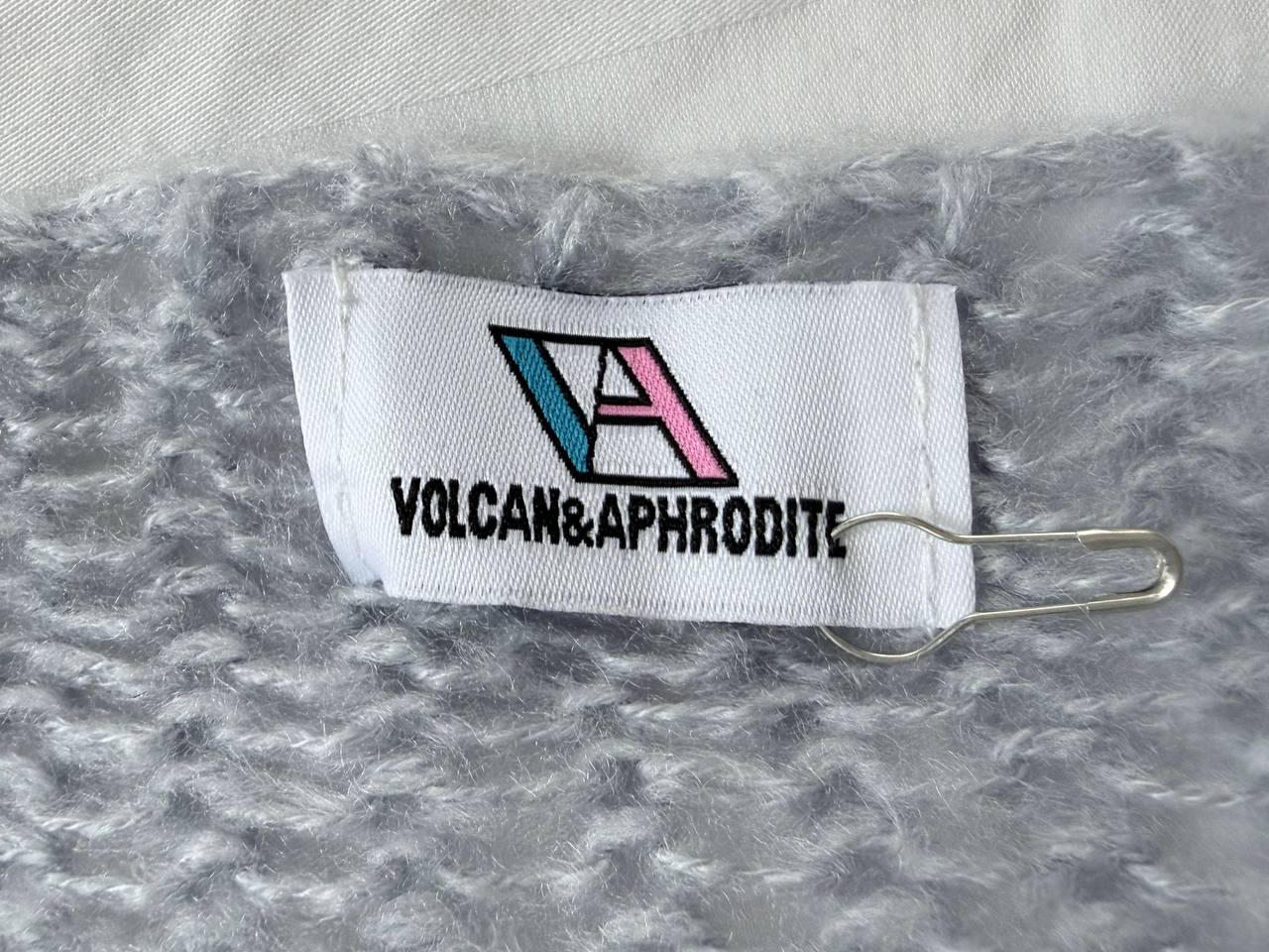 VOLCAN&APHRODITE Striped Distressed Knit