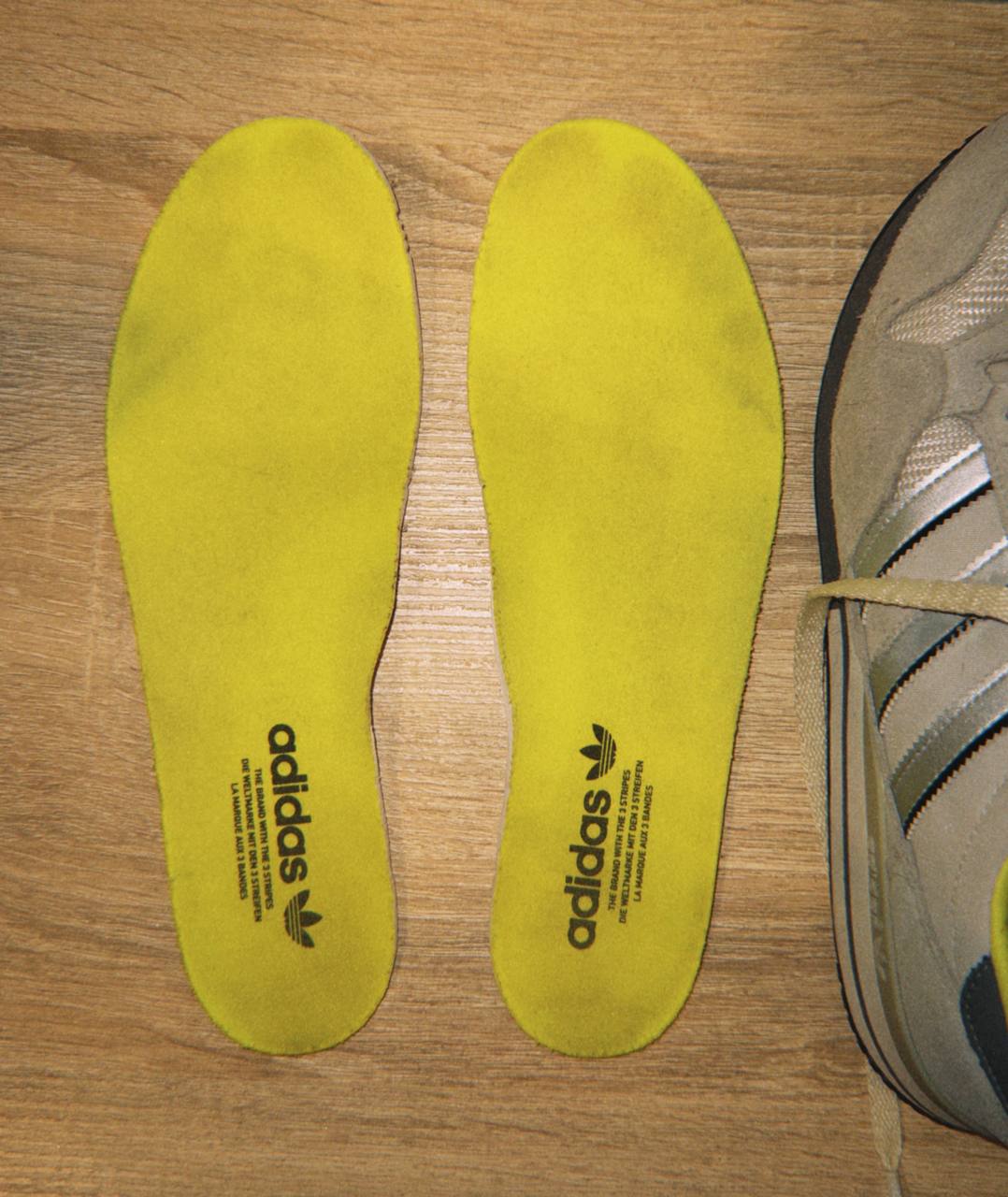 Кроссовки Adidas, размер 42