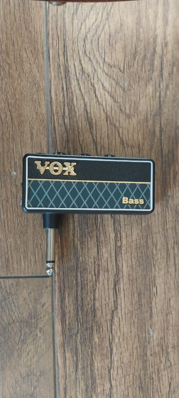 Бас-гитара Yamaha TRBX174 + Vox amPlug 2 Bass + стойка