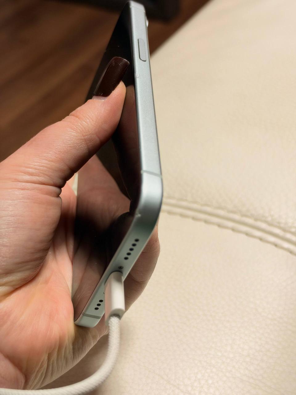 Apple iPhone 15