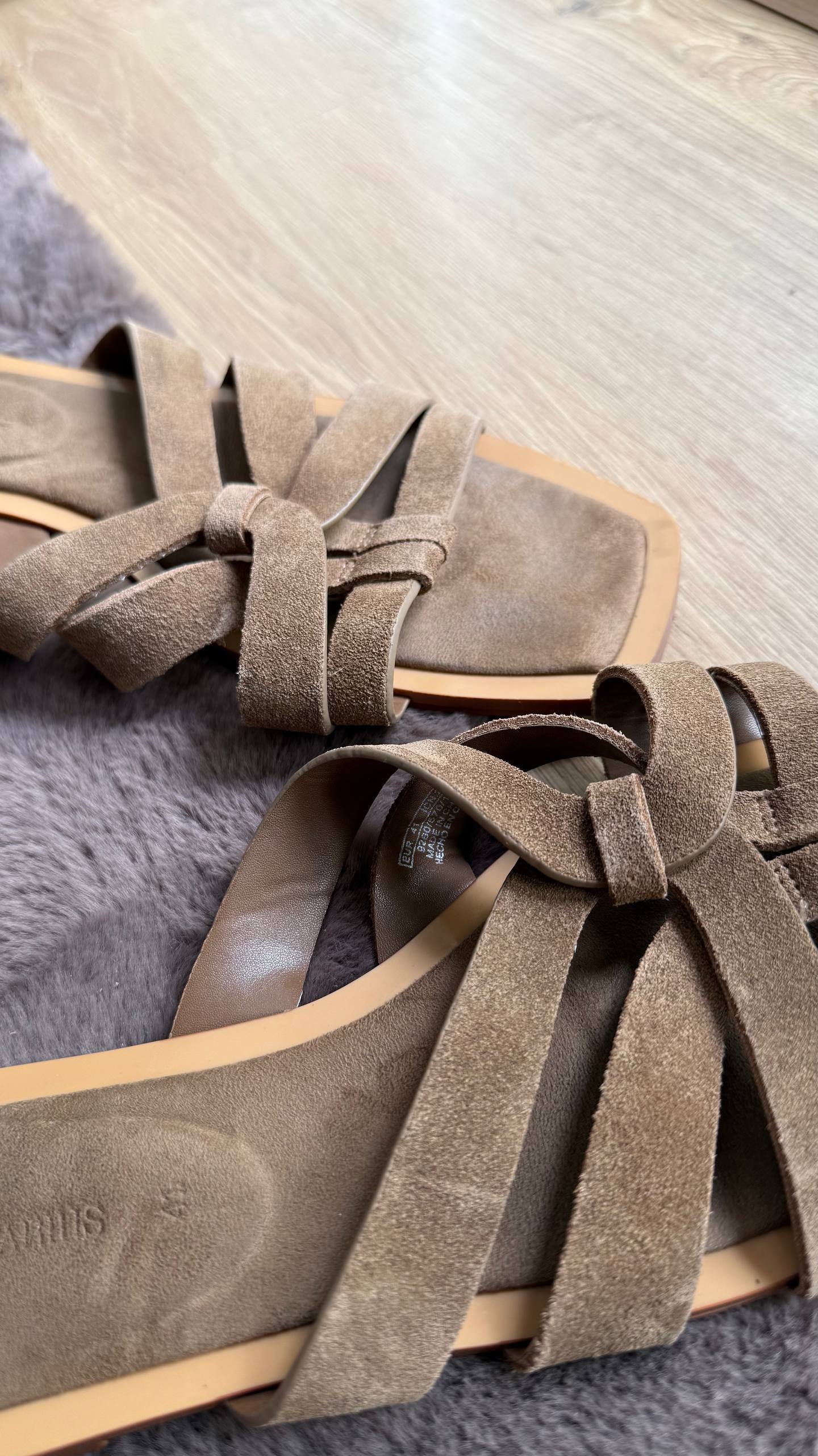 Шлёпанцы Stradivarius