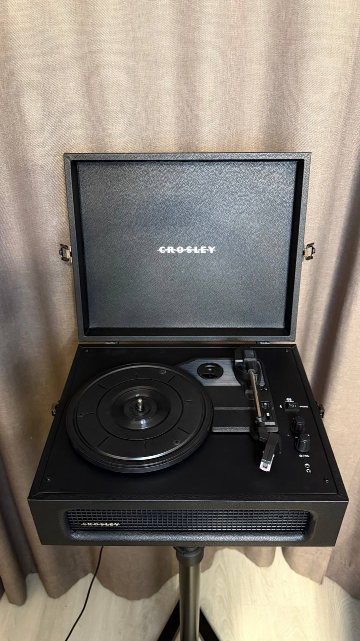 Проигрыватель виниловых пластинок Crosley Voyager