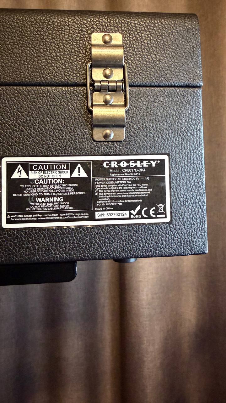 Проигрыватель виниловых пластинок Crosley Voyager