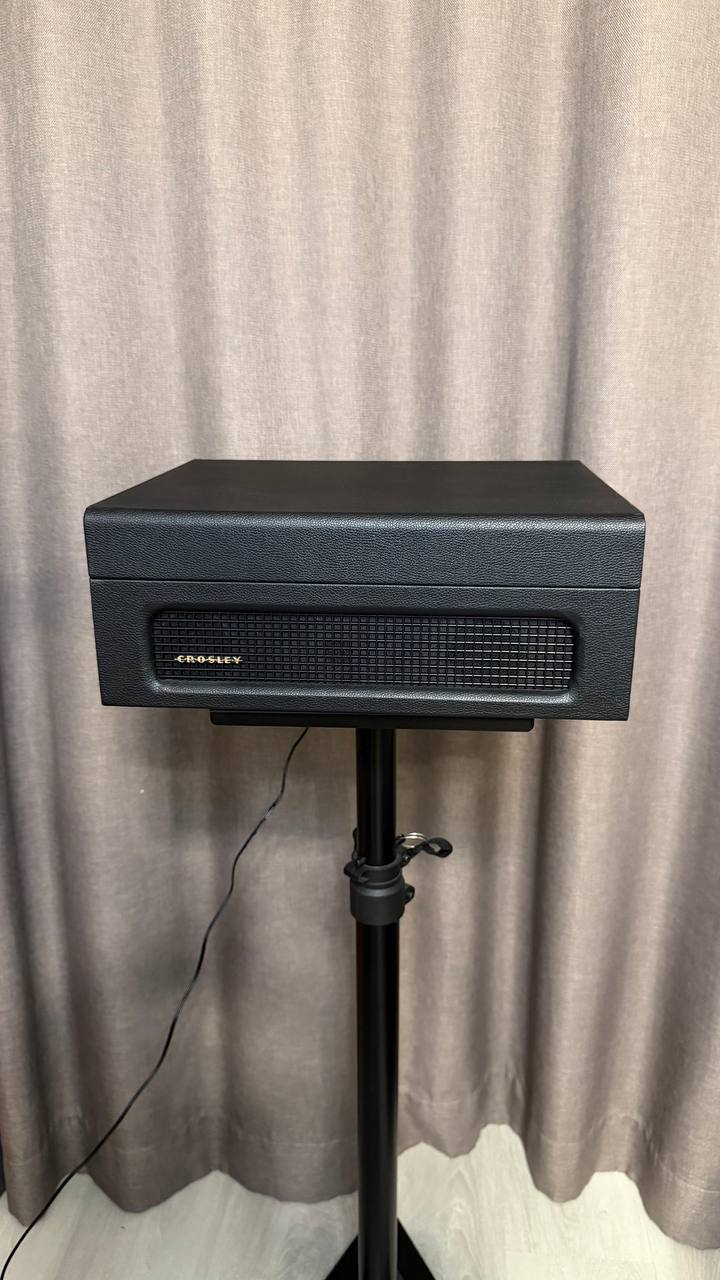 Проигрыватель виниловых пластинок Crosley Voyager