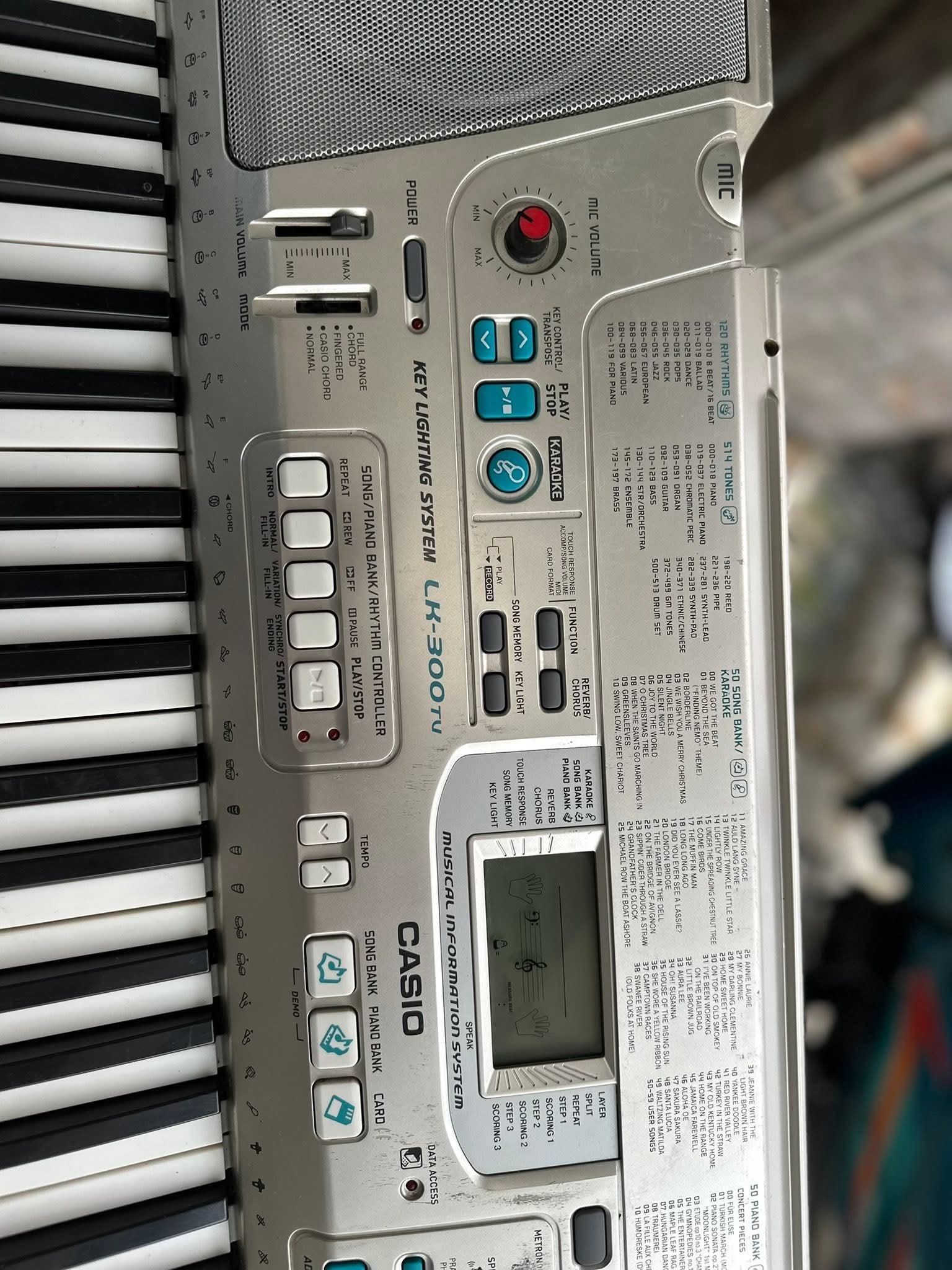 Синтезатор Casio LK-300TV-P
