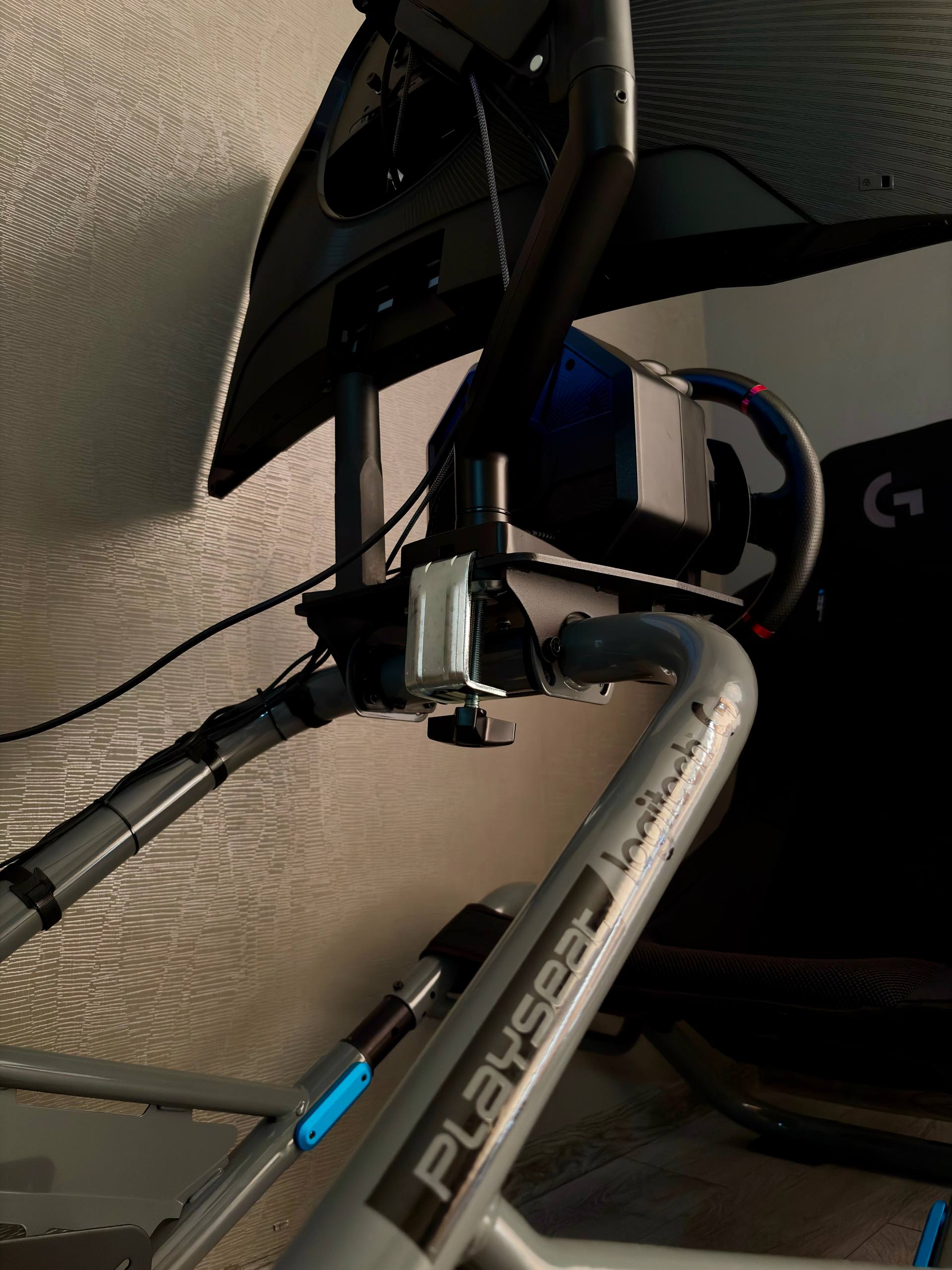 Симрейсинг сетап: Thrustmaster T598 + Playseat Trophy + Samsung Odyssey G5 32"