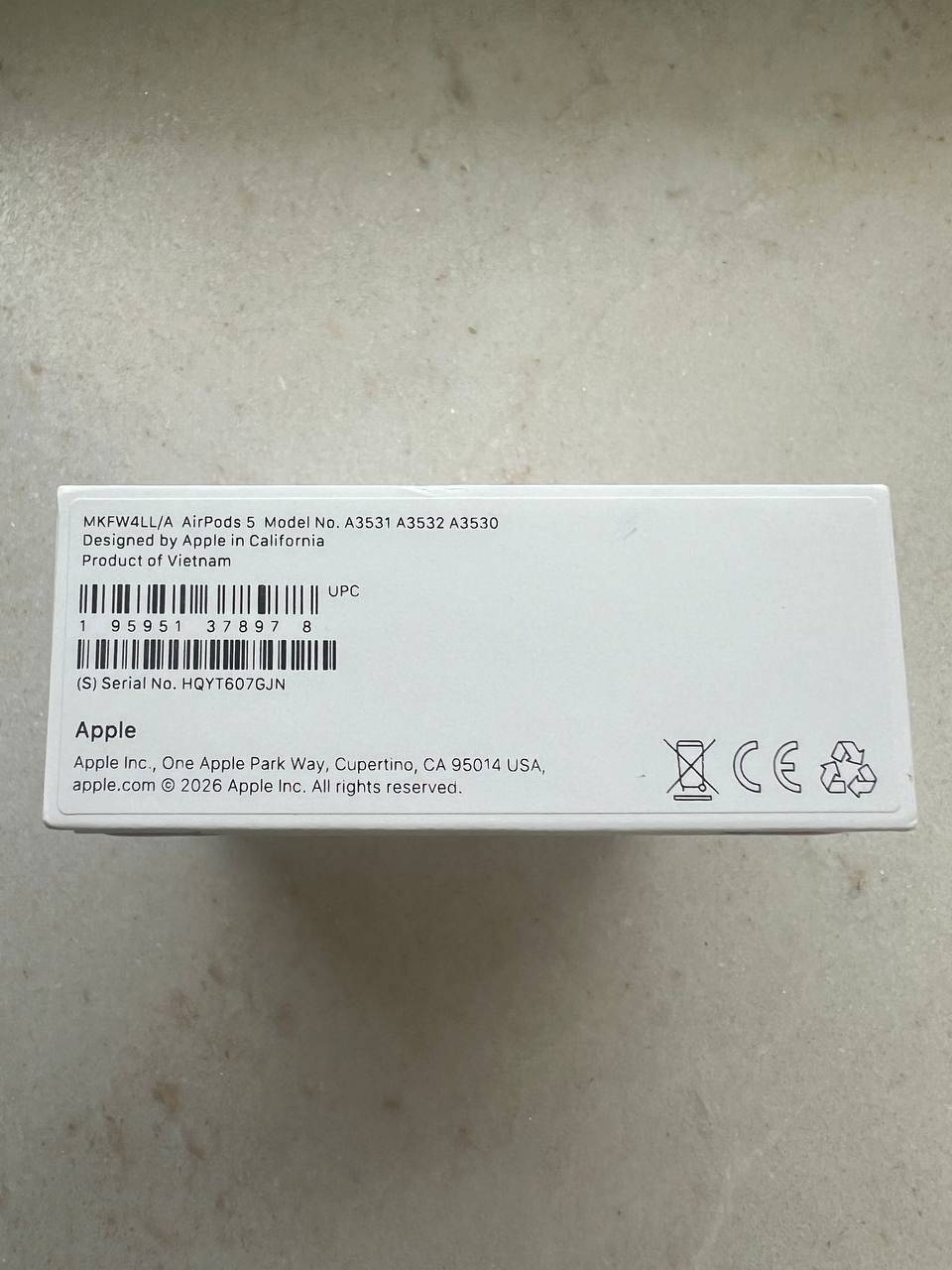 AirPods 5 новые запечатанные