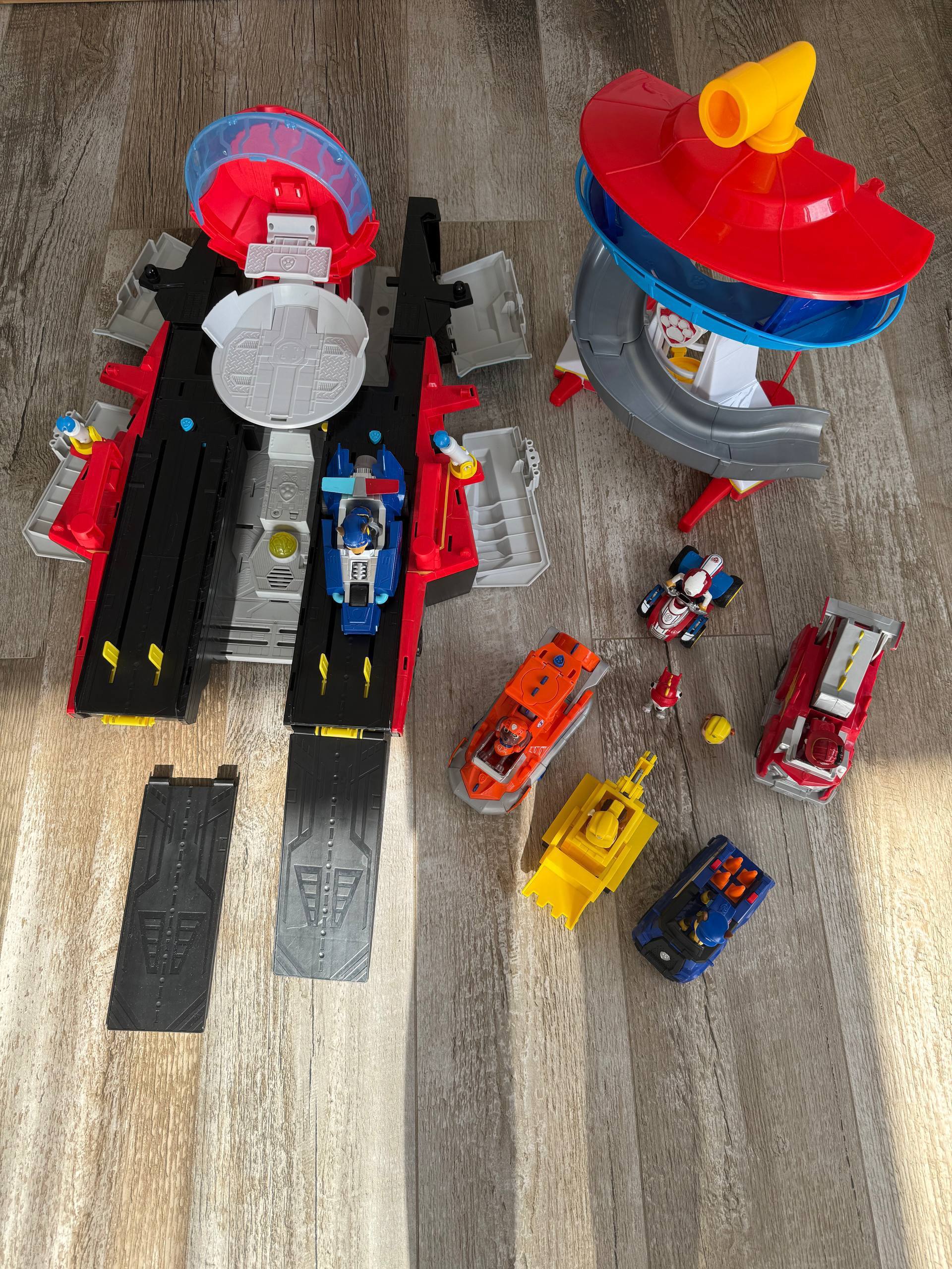 Hot Wheels трасса-горка трек