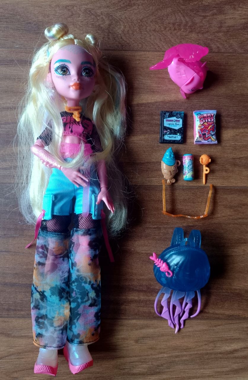 Шарнирная кукла Monster High Лагуна Блю