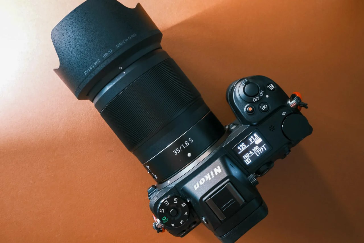 Nikon NIKKOR Z 35mm f/1.8 S объектив с UV-фильтром