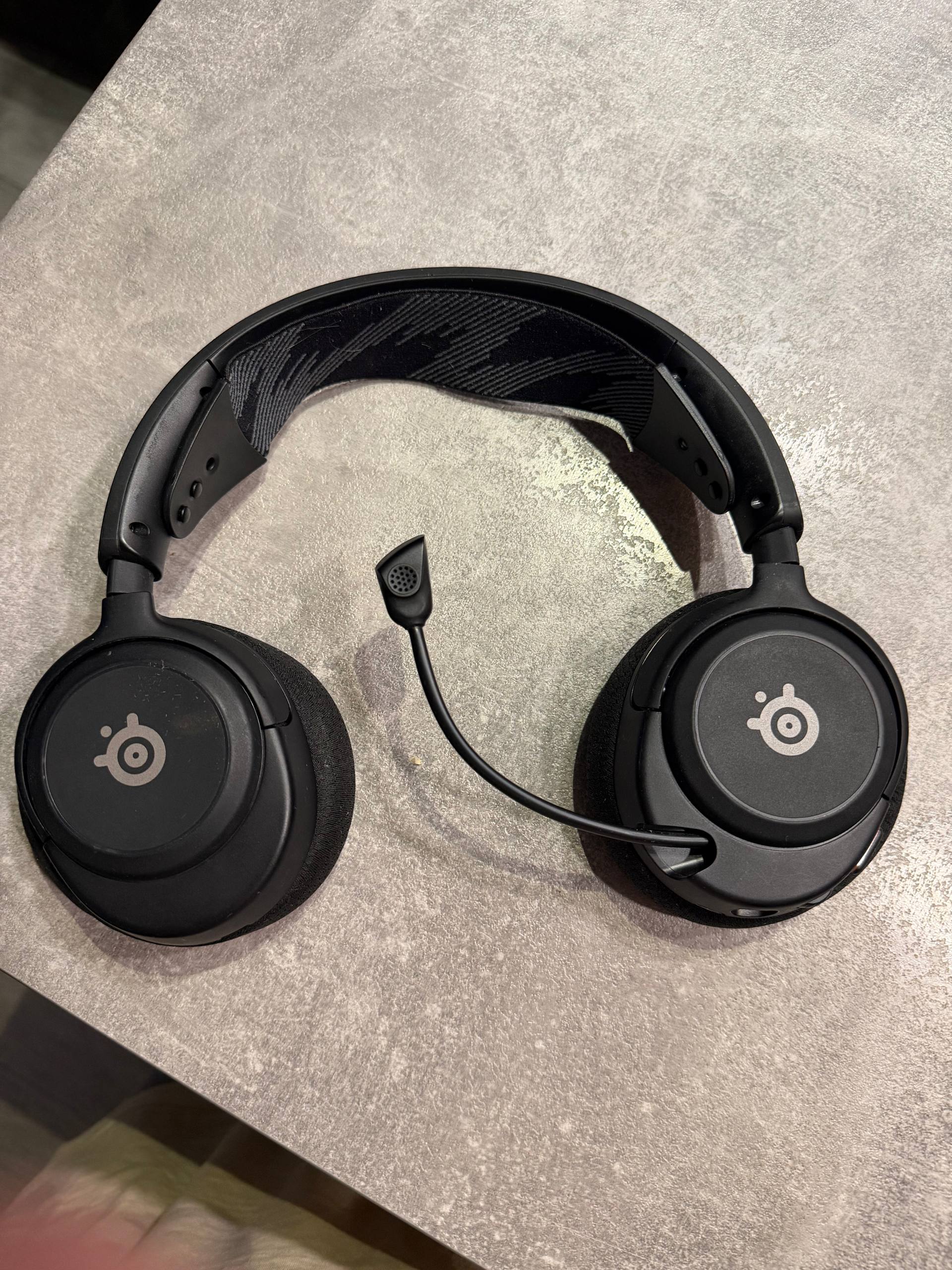 Наушники SteelSeries Arctis Nova 5