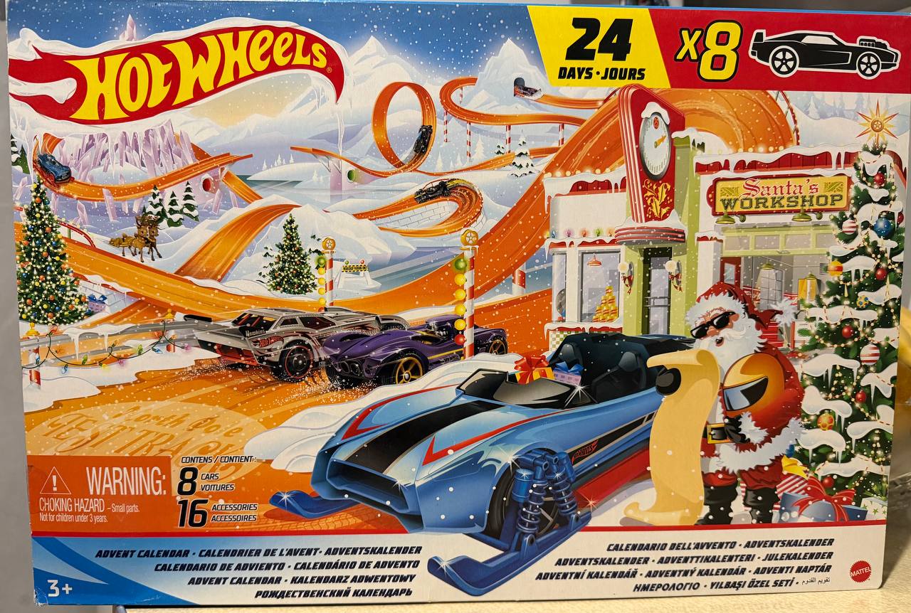 Адвент-календарь Hot Wheels с 8 металлическими машинками