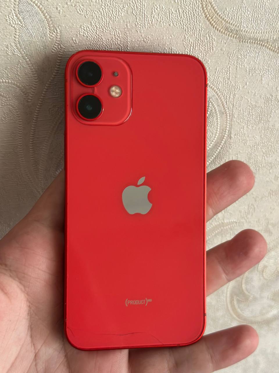 iPhone 12 Mini с разбитым задним стеклом