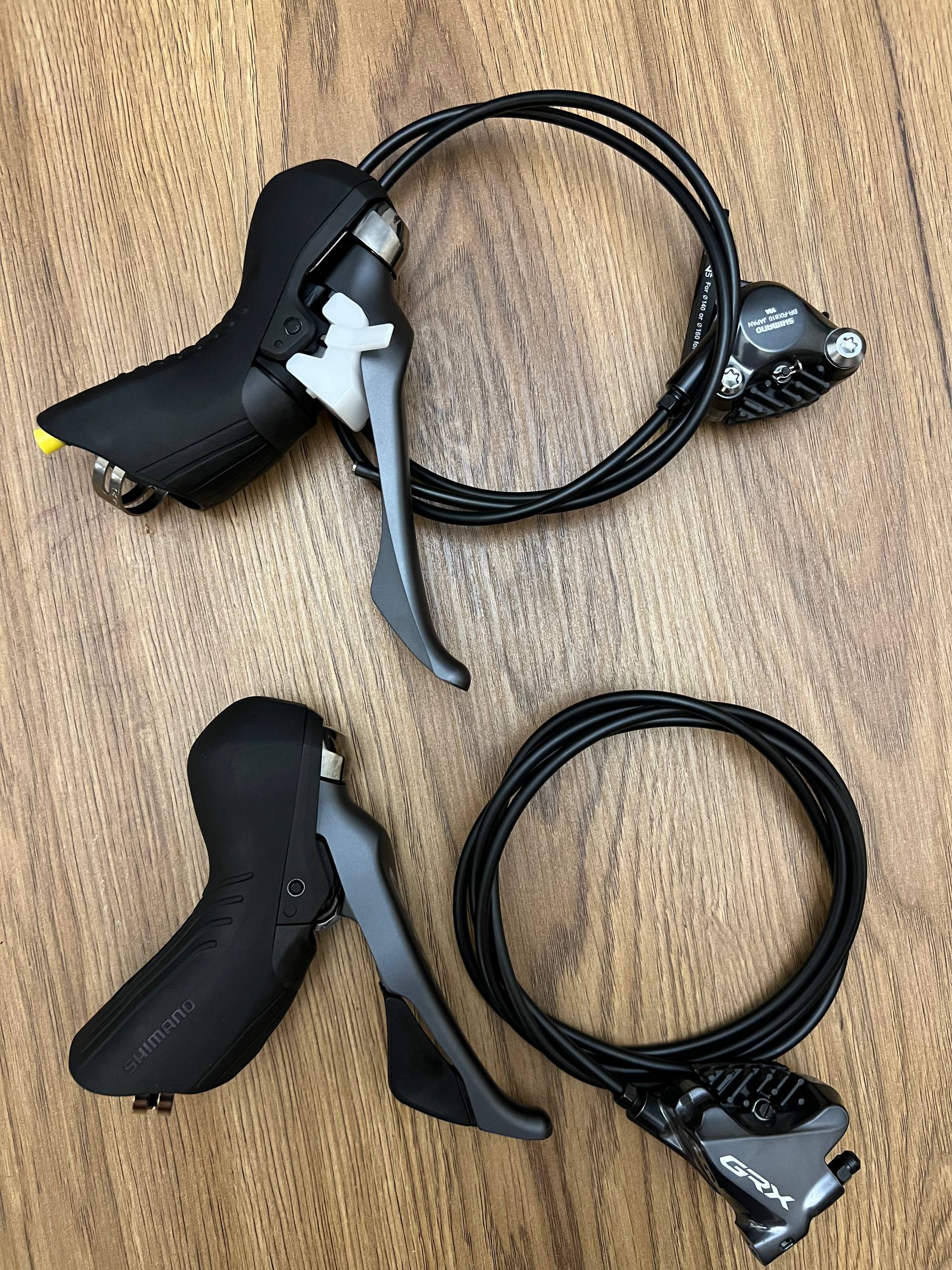 Комплект тормозов и дуалов Shimano GRX RX810