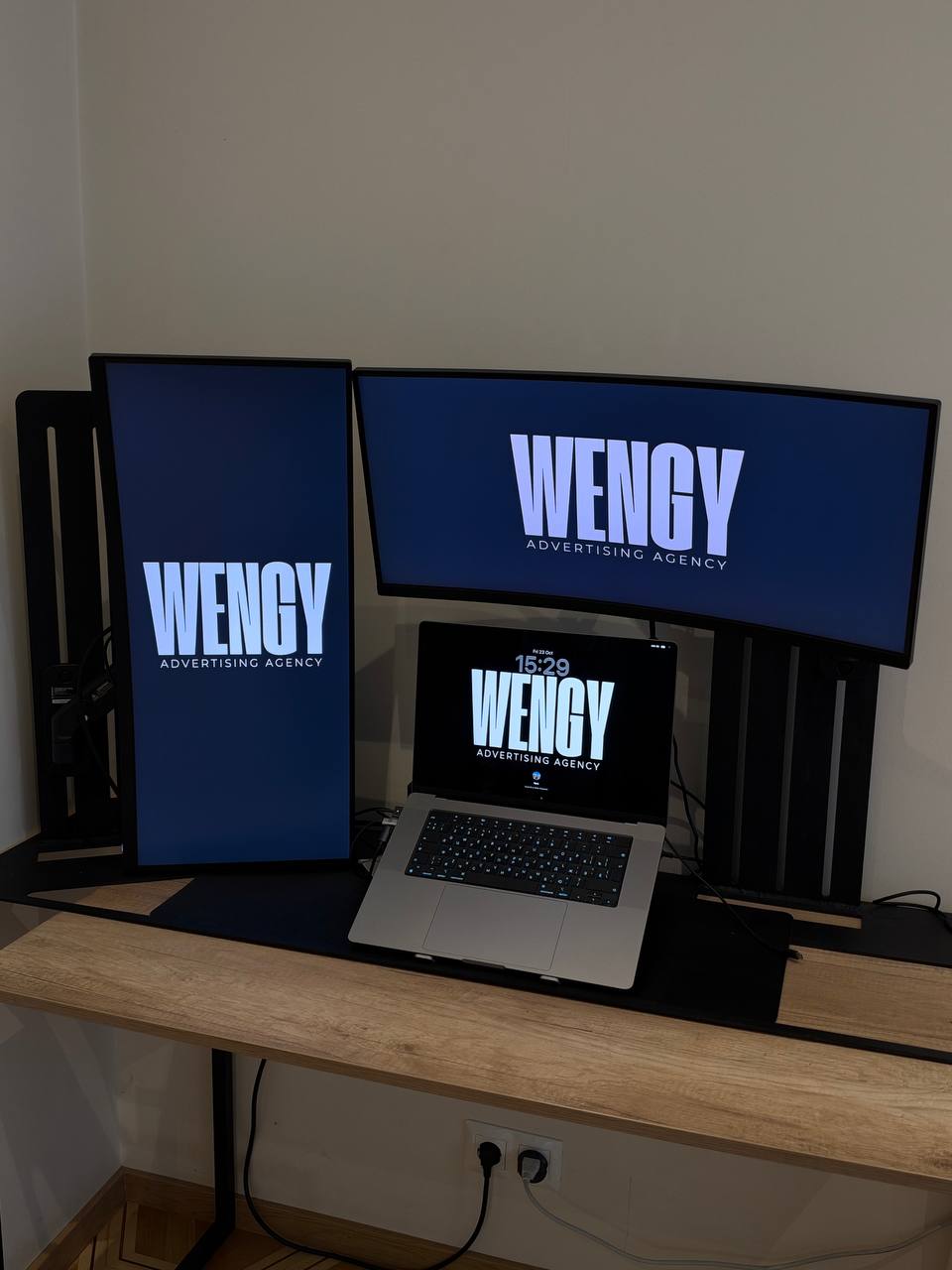 Xiaomi Curved Gaming Monitor 30″ (2 шт.) с креплением и аудиосистемой