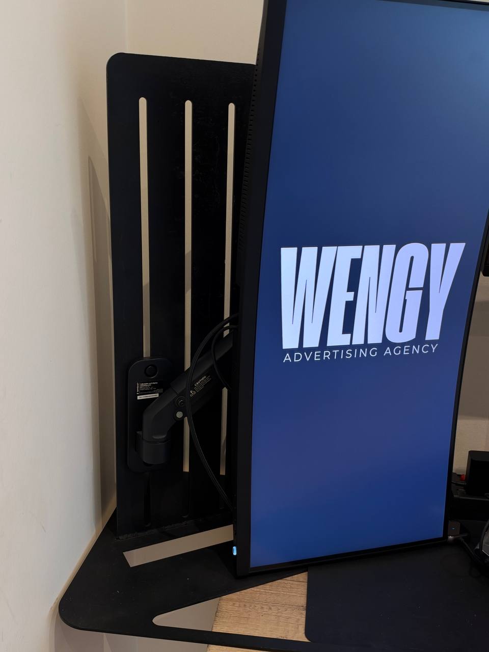 Xiaomi Curved Gaming Monitor 30″ (2 шт.) с креплением и аудиосистемой