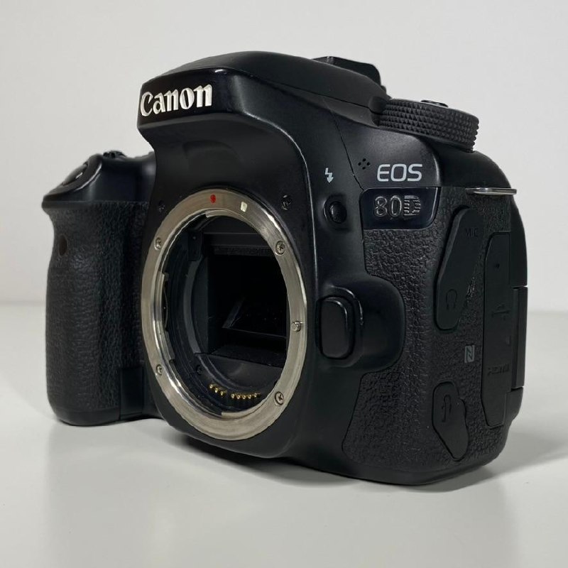 Фотоаппарат Canon EOS 80D