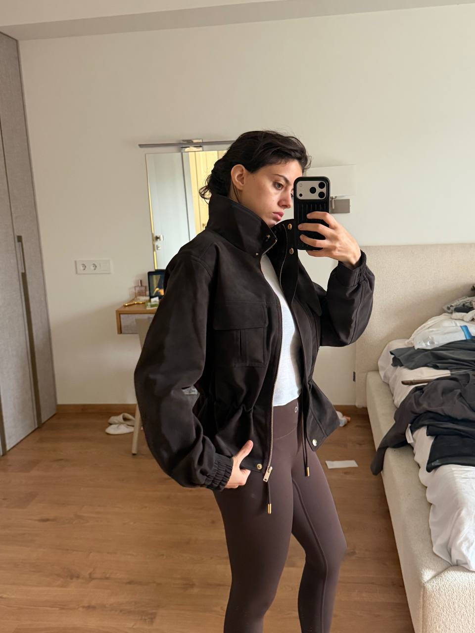 Куртка Zara из плотной искусственной замши с поясом, размер S