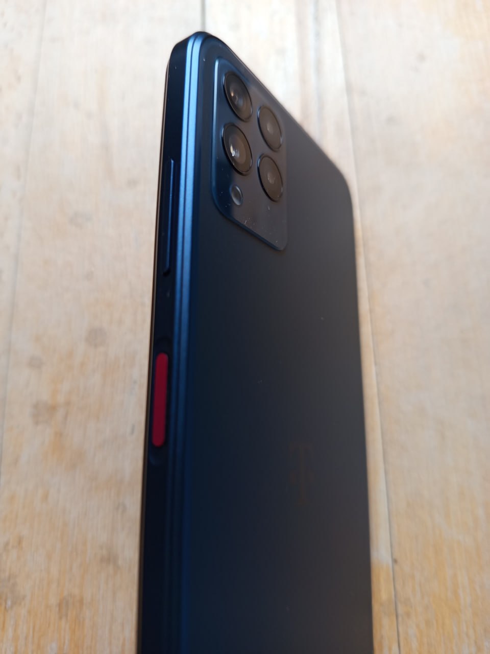 T Phone Pro 5G 6/256 ГБ