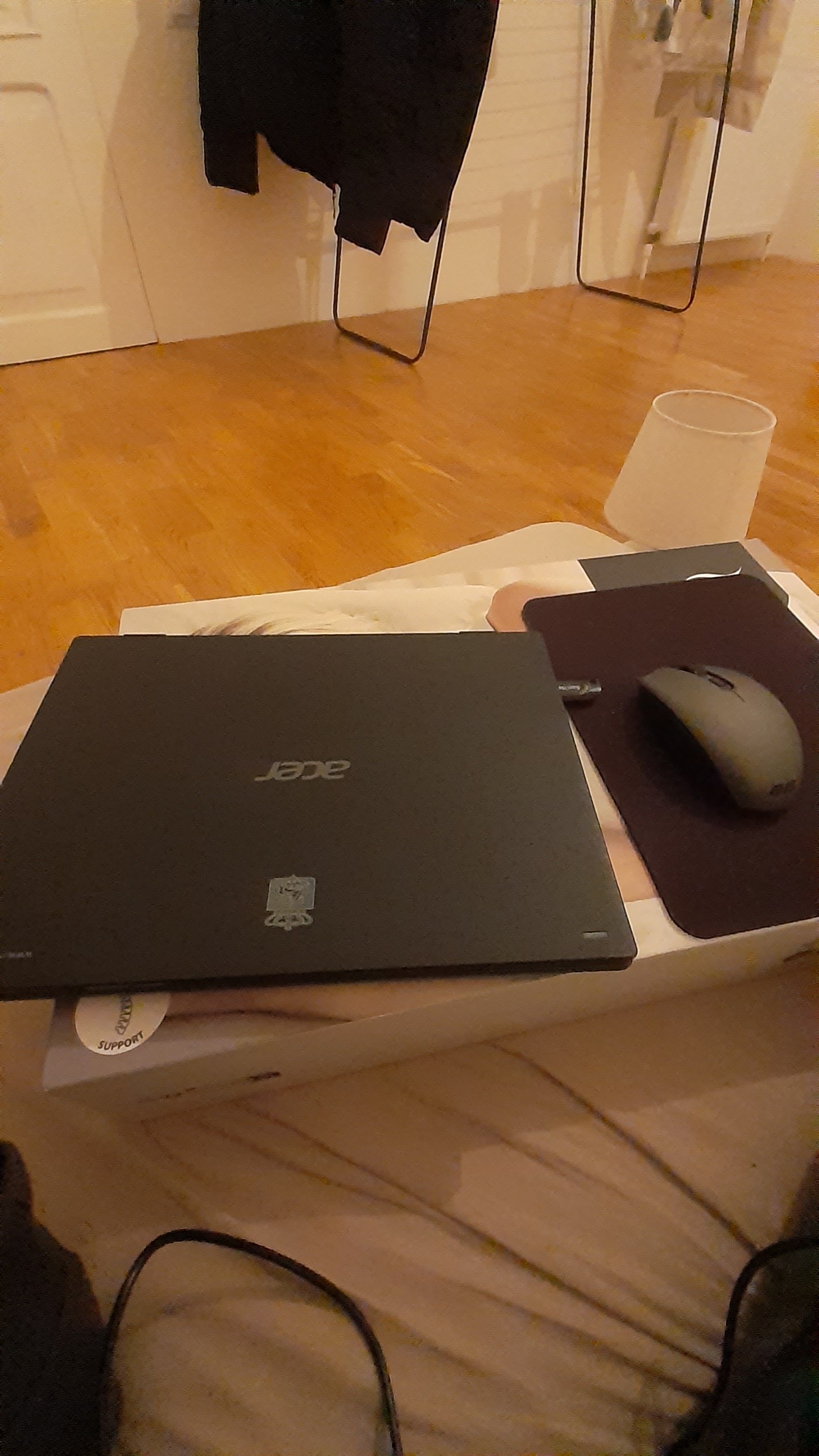 Acer TravelMate B118 ноутбук с мышкой