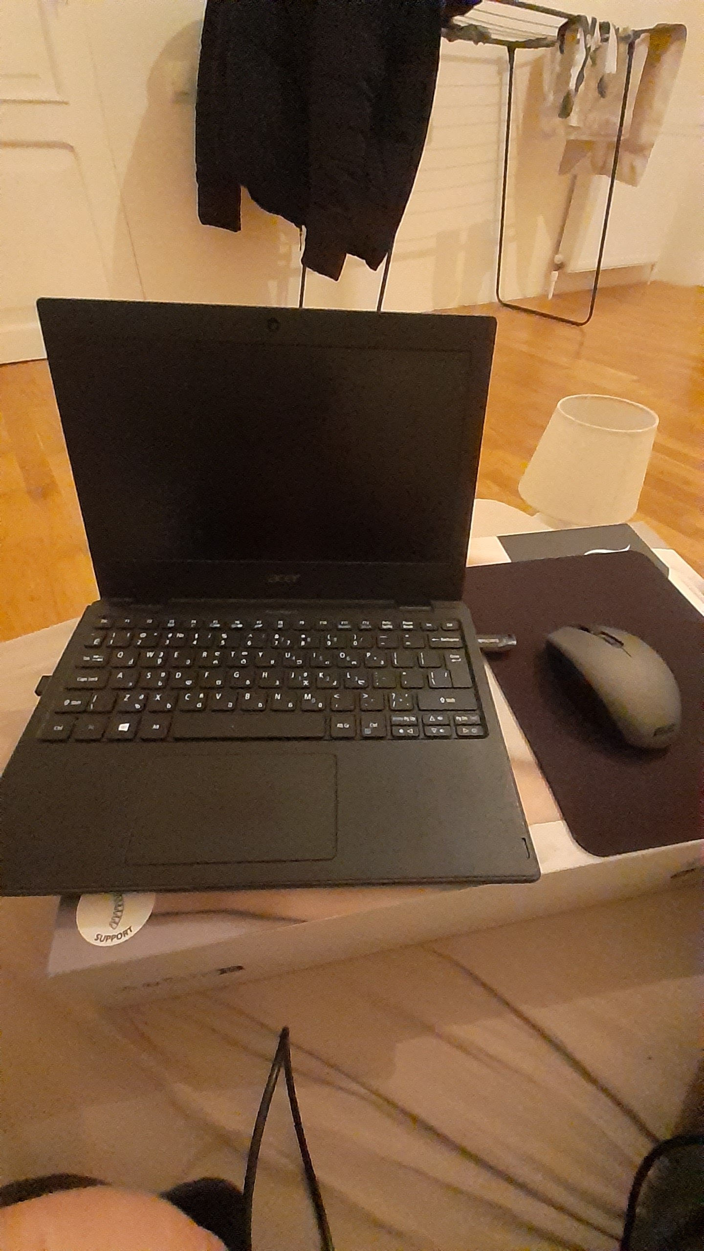 Acer TravelMate B118 ноутбук с мышкой