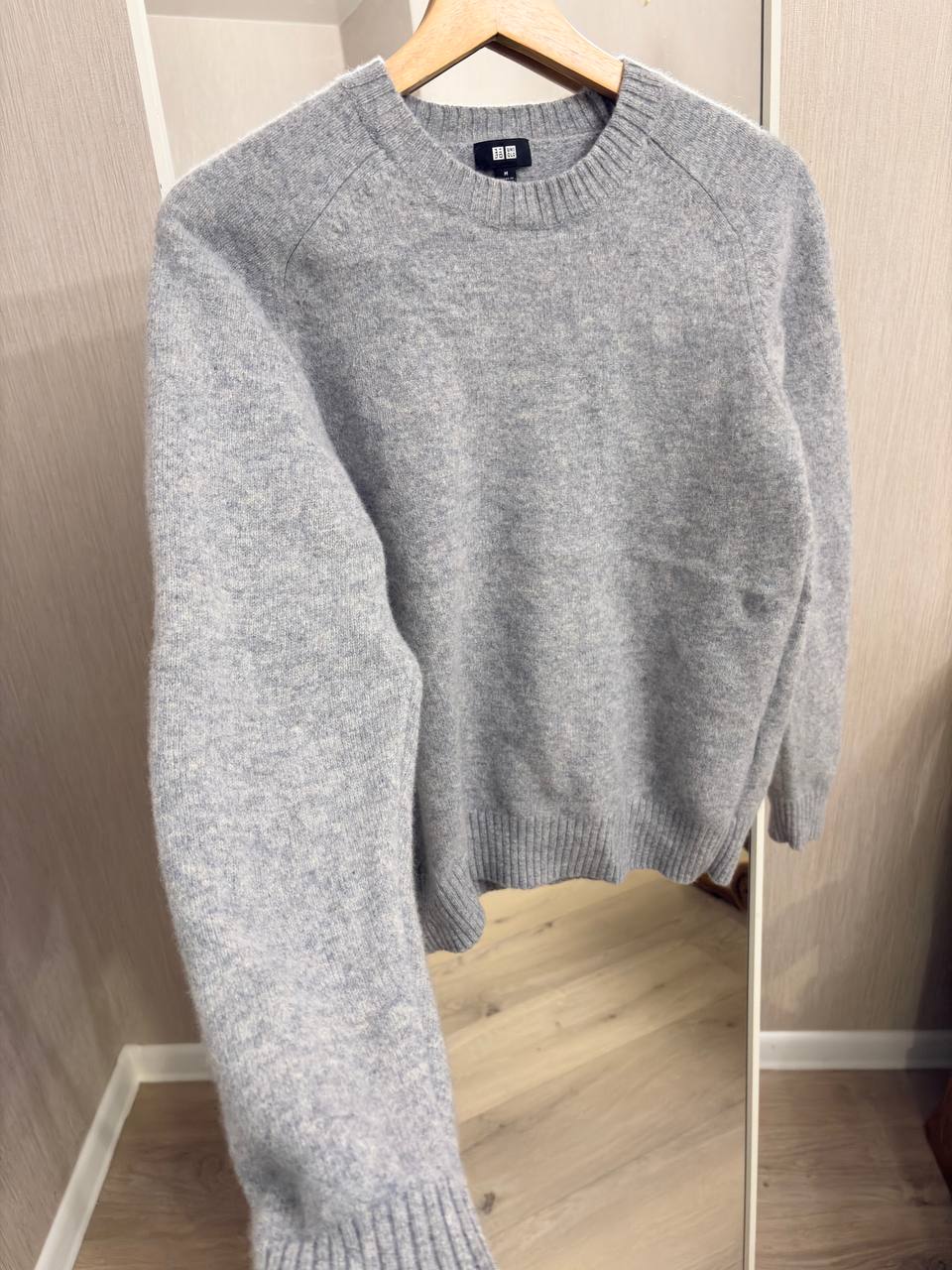 Свитер UNIQLO 100% шерсть, размер M