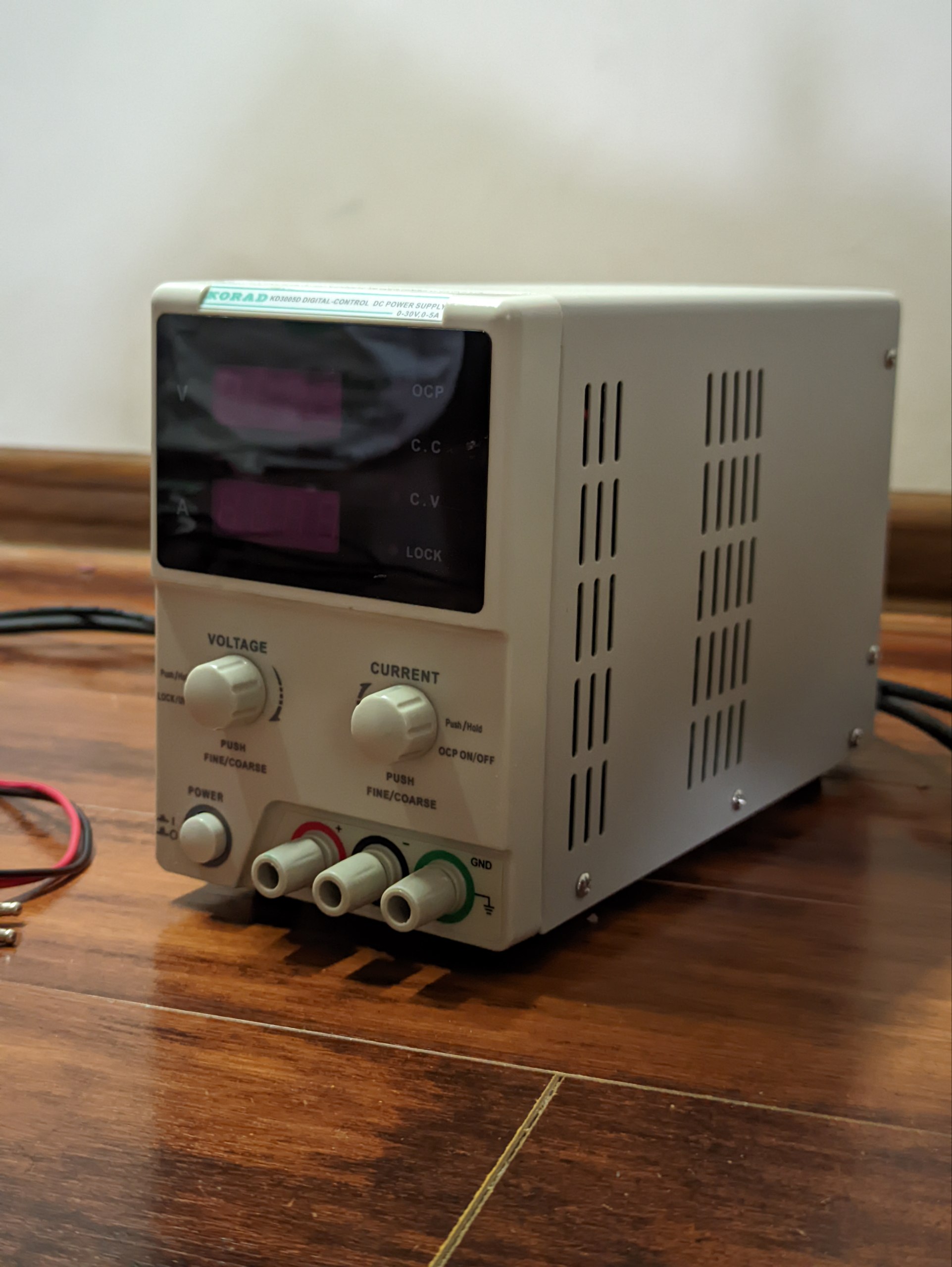Лабораторный блок питания Korad KD3005D 30V 5A 150W
