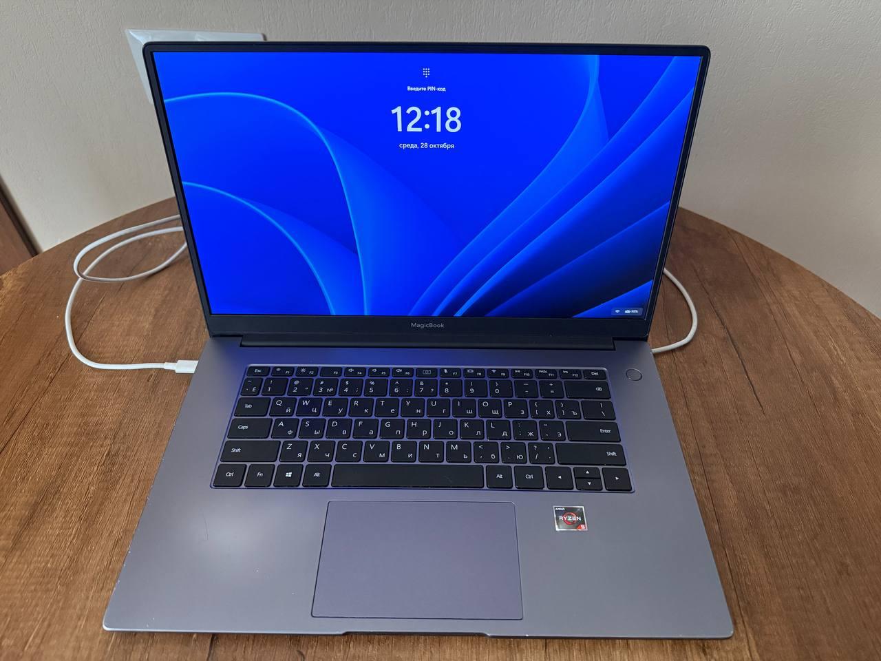 Huawei MateBook D 15 (Ryzen 5 3500U, 8 ГБ, 2 SSD, 15.6" IPS)