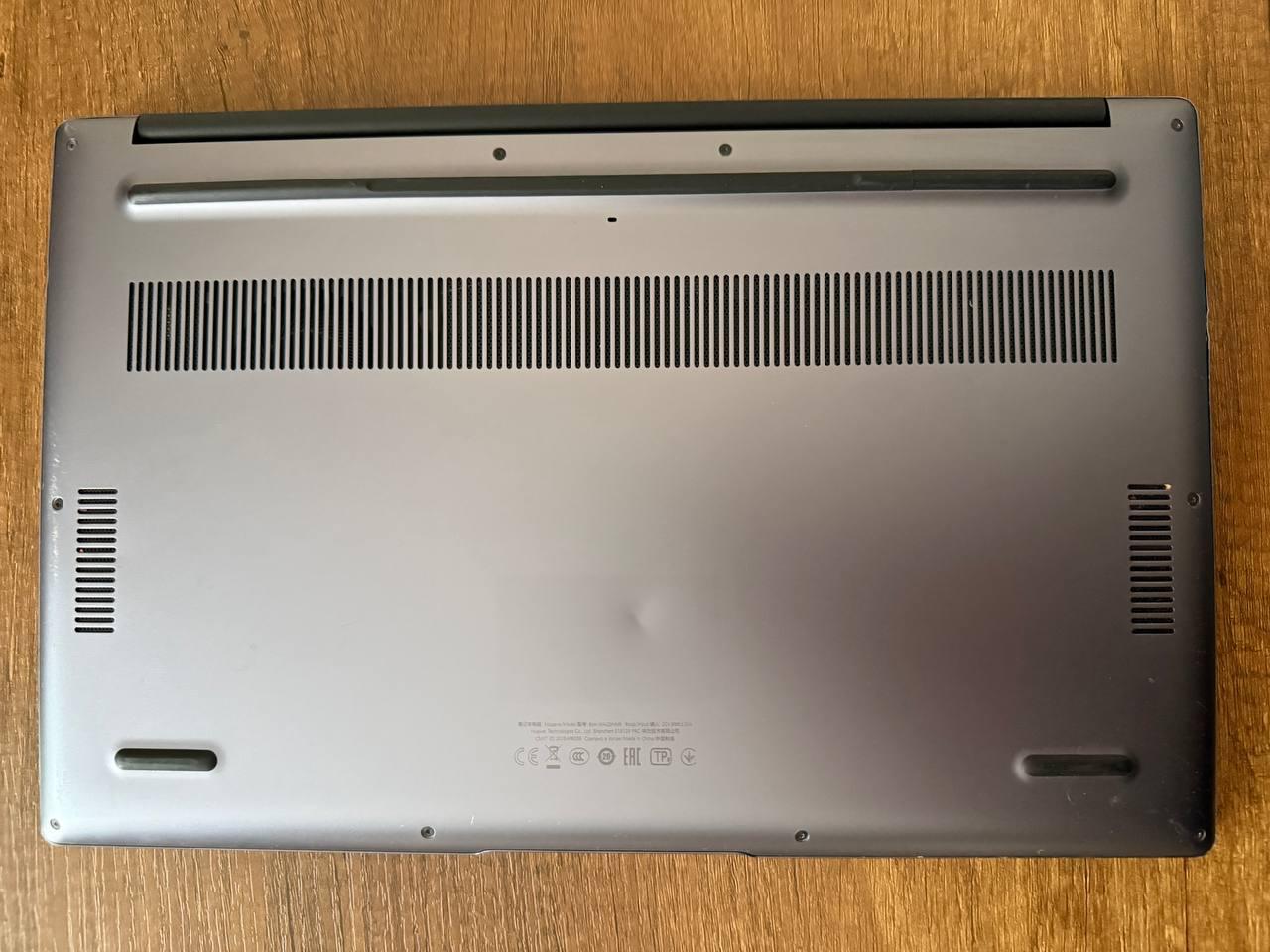 Huawei MateBook D 15 (Ryzen 5 3500U, 8 ГБ, 2 SSD, 15.6" IPS)