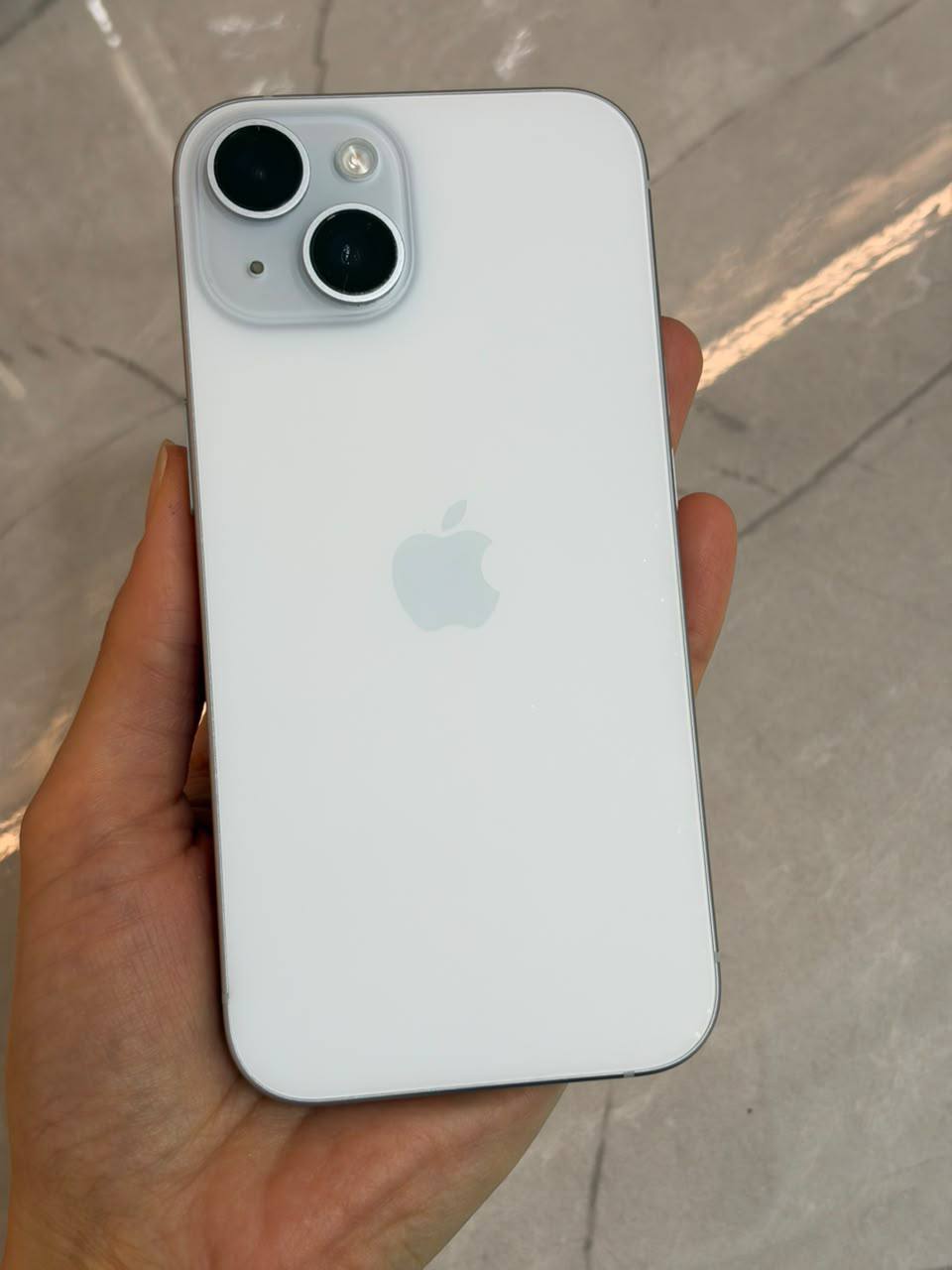 iPhone 15 128GB