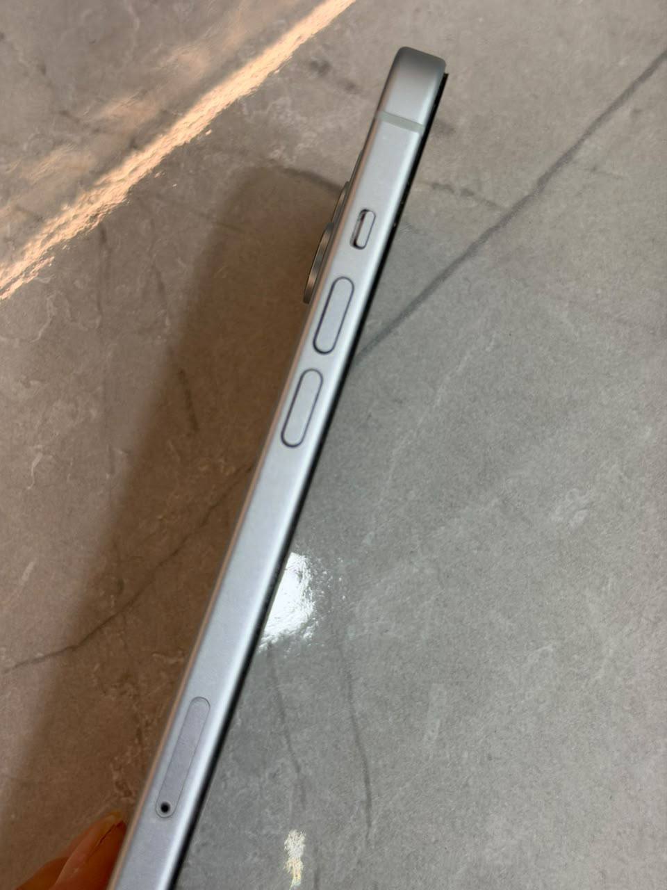 iPhone 15 128GB