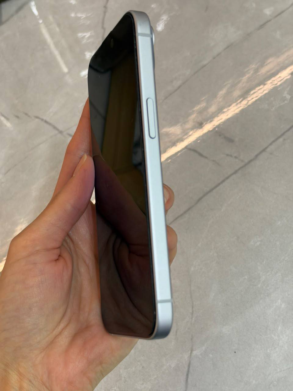iPhone 15 128GB