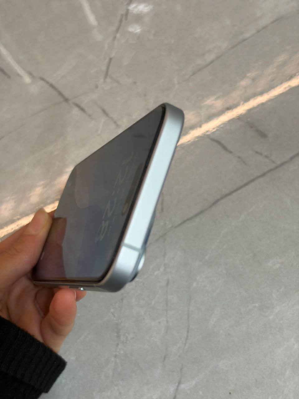 iPhone 15 128GB