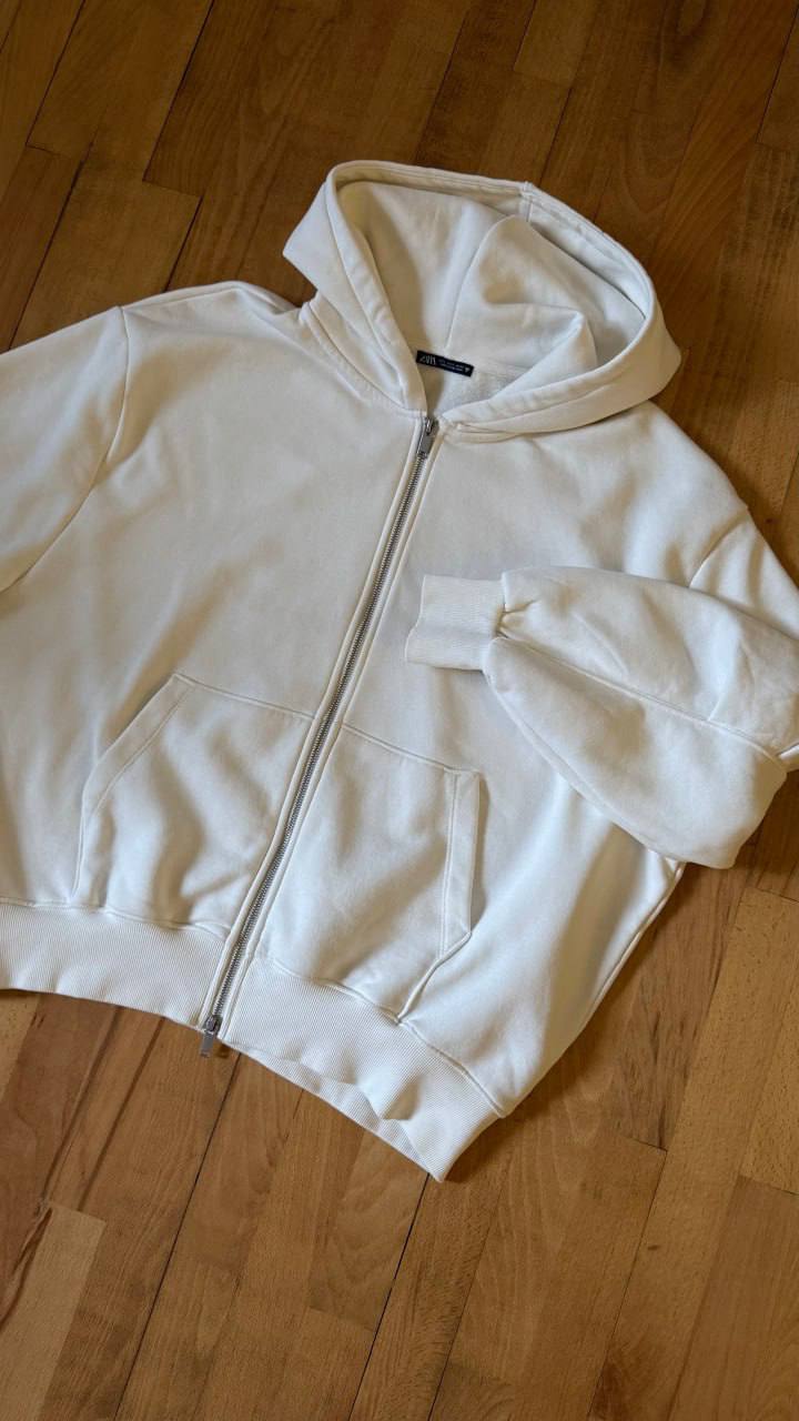Толстовка Zara молочная, размер L