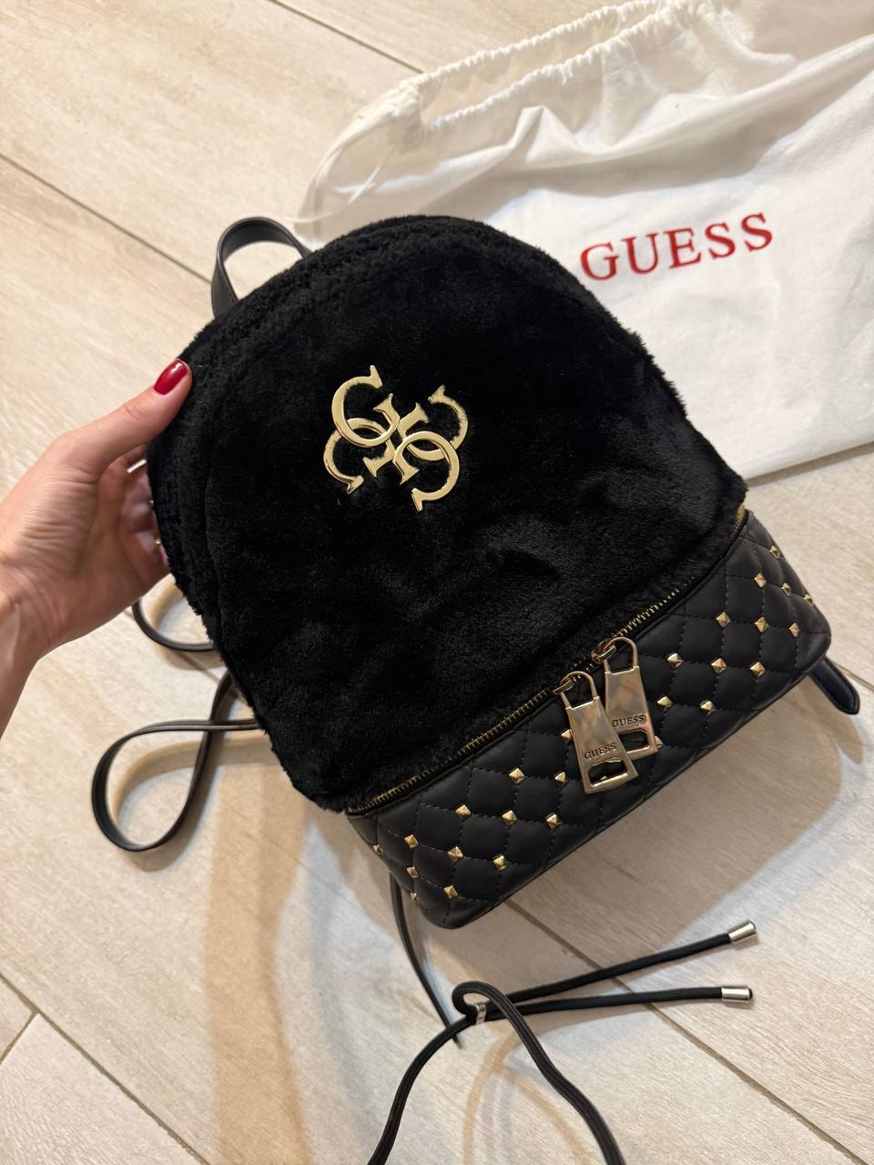 Сумка Guess через плечо